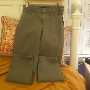 NWT ATHLETA Flex Straight Crop Jean, Sz 6